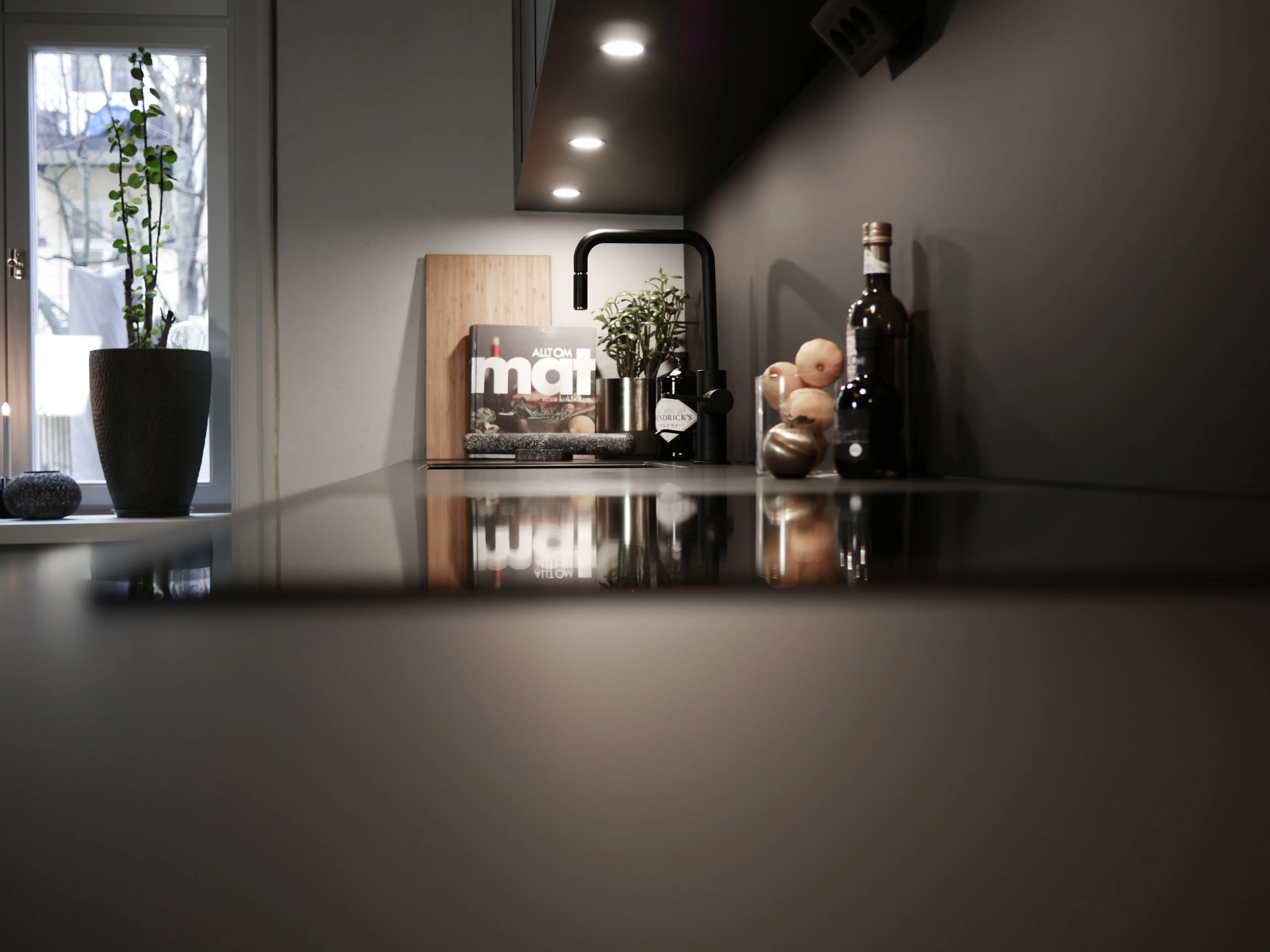 Supermatt Svart Kompaktlaminat