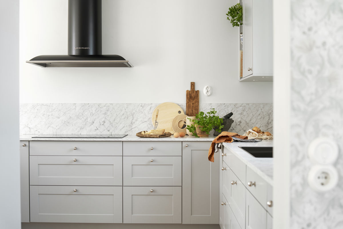 Bänkskiva & Stänkpanel i Laminat Carrara Bianco 6696F-NDF