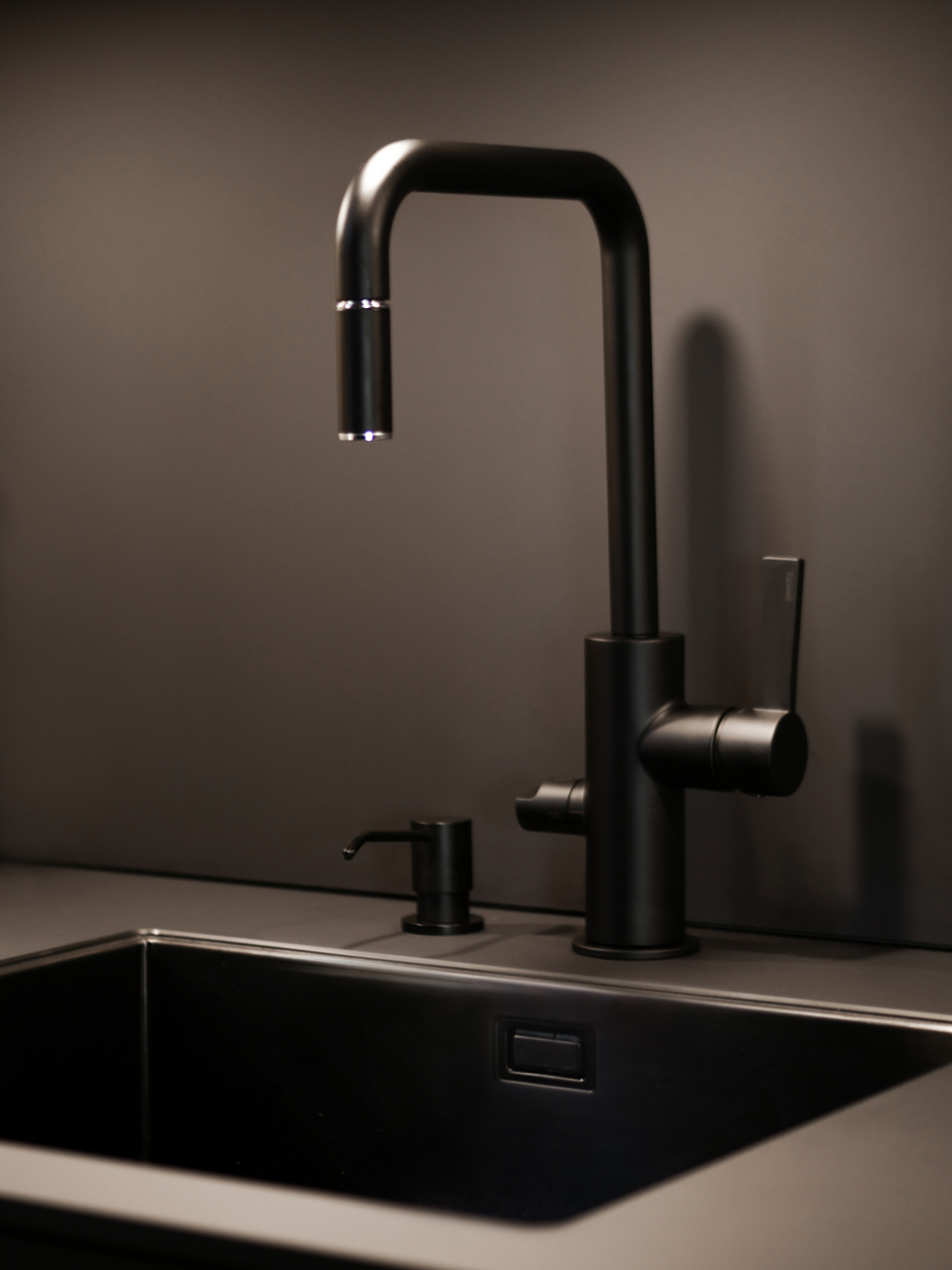 2902A Supermatt Svart