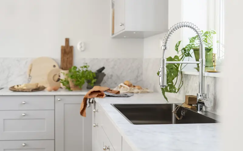 Laminat 6696F-NDF Carrara Bianco (11)