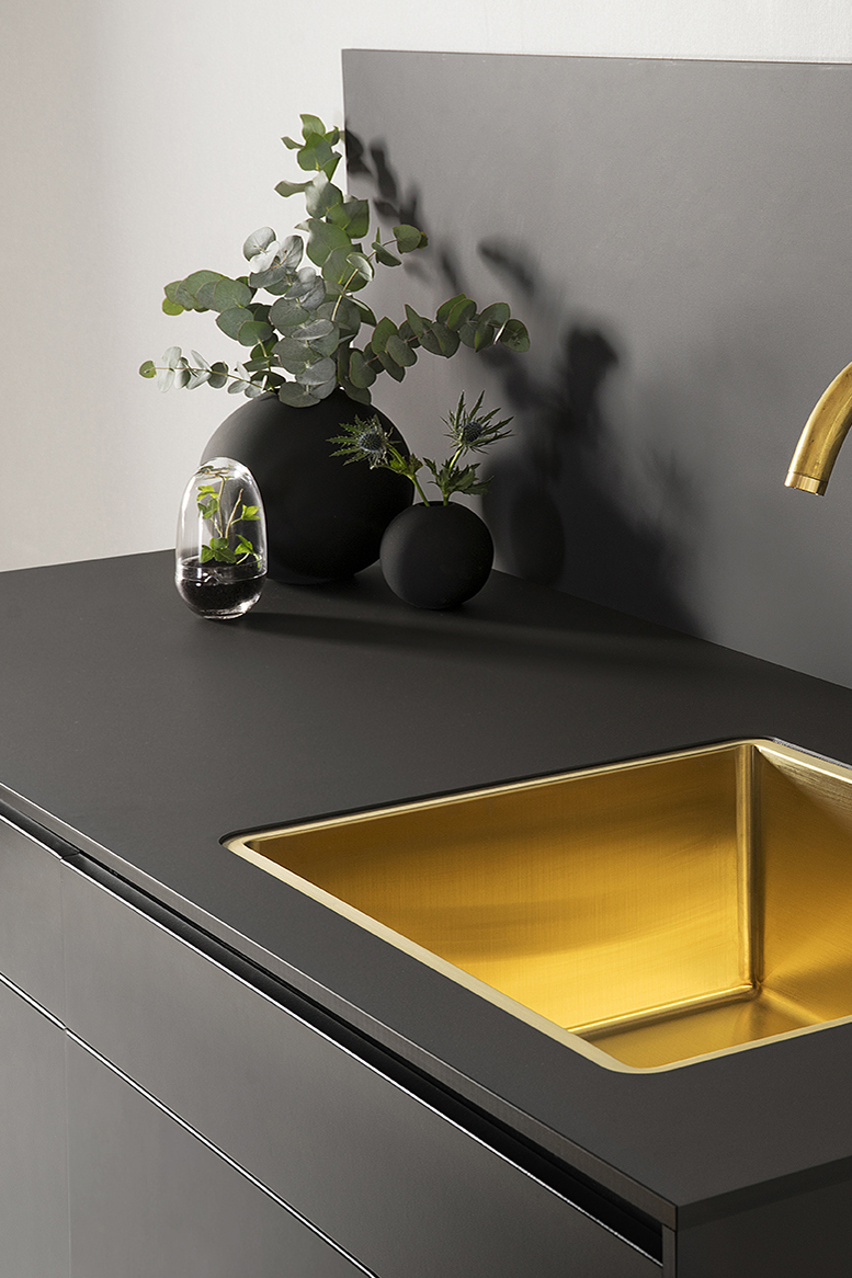 2902A Supermatt Svart