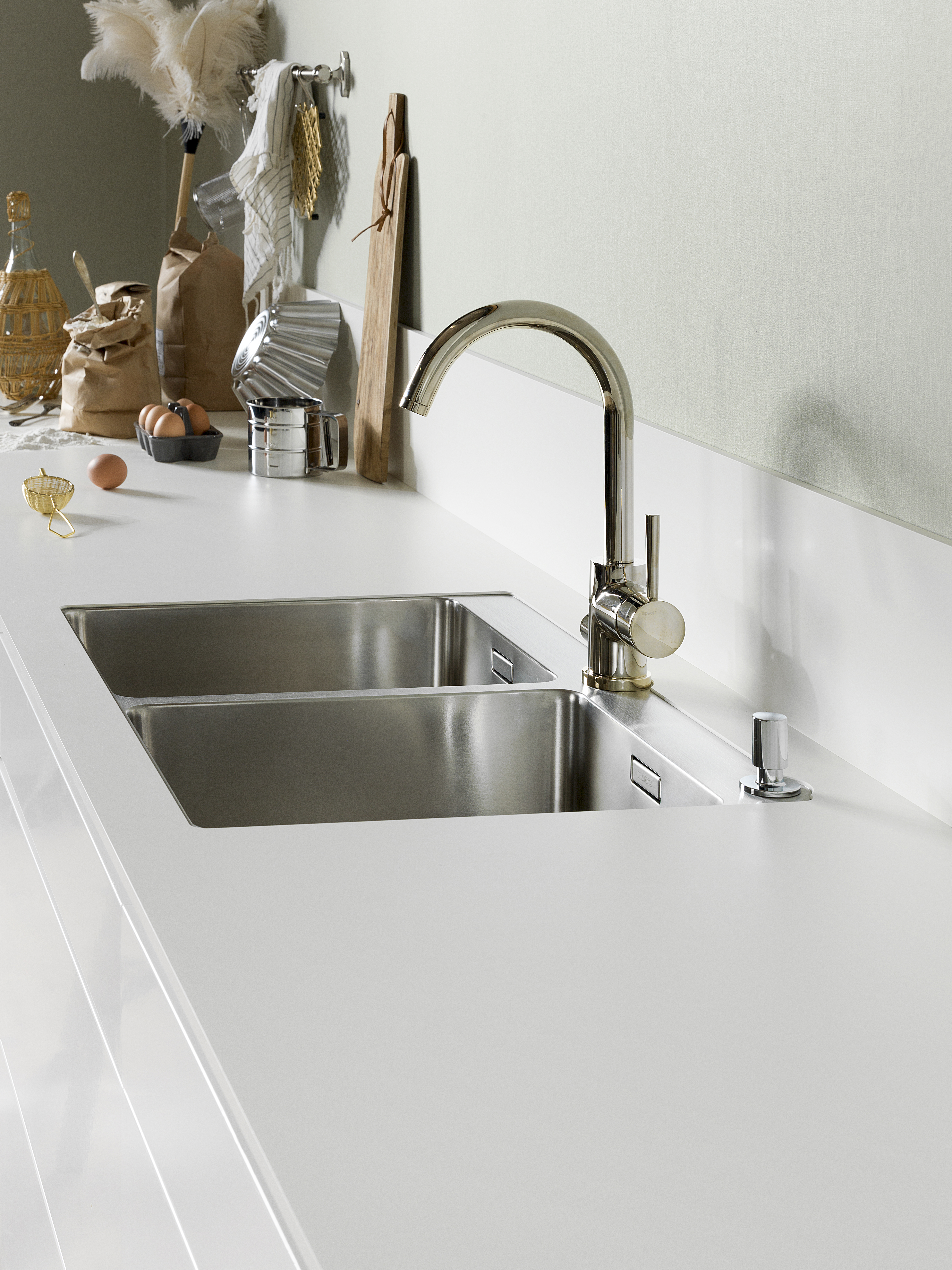 0085L Vit Kompaktlaminat